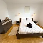 The Dutt's Cocoon Spacious And Charming T3 *