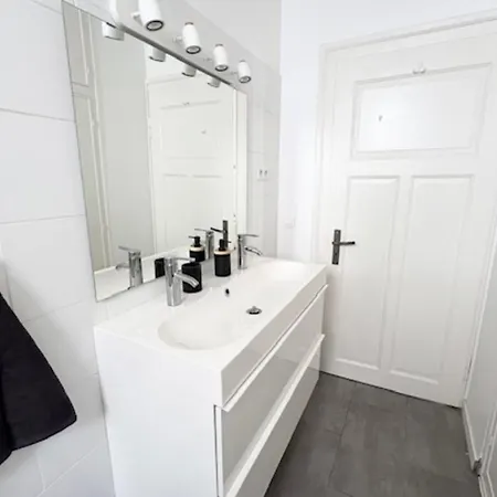 The Dutt's Cocoon Spacious And Charming T3