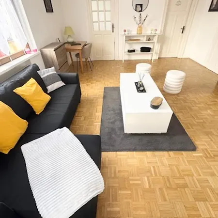 The Dutt's Cocoon Spacious And Charming T3 Apartment