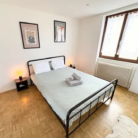 The Dutt's Cocoon Spacious And Charming T3 Apartment