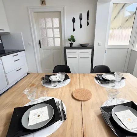 The Dutt's Cocoon Spacious And Charming T3 Apartment