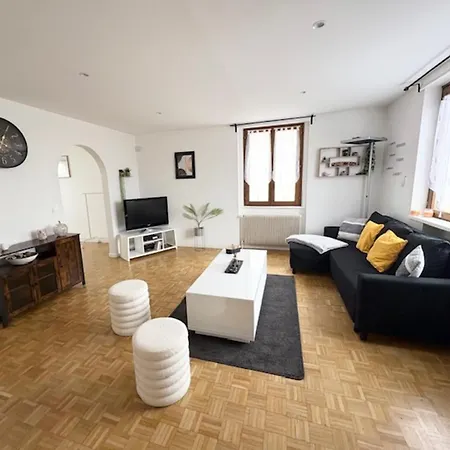 The Dutt's Cocoon Spacious And Charming T3 Apartment