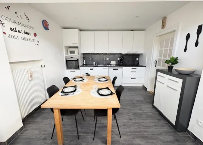The Dutt's Cocoon Spacious And Charming T3 *